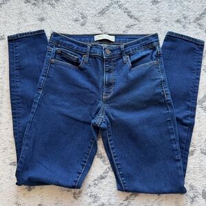 GAP Women's Skinny Jeans in Deep Indigo